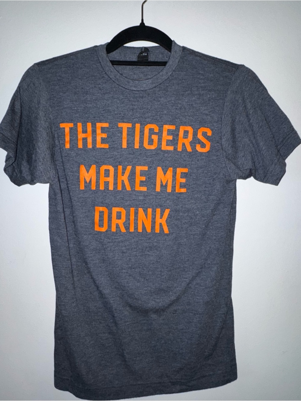 Unbranded Women's Gray Short Sleeve Tee with Orange Graphic